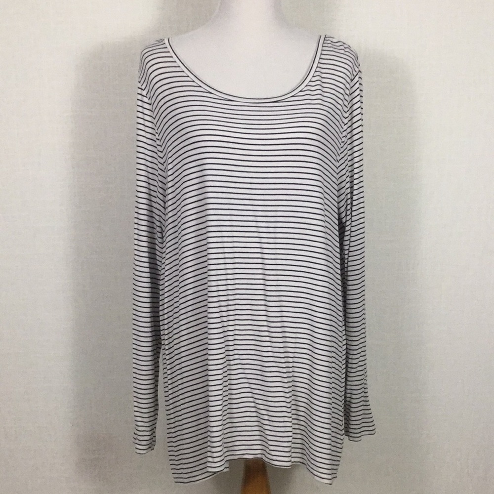 Old Navy luxe white and black tunic - so comfy